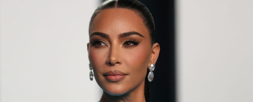 Kim Kardashian festoi 45-vjetorin dhe zgjodhi një fustan përrallor